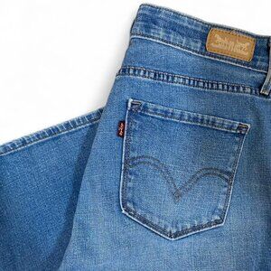 Levi 525 Mid Rise Straight Leg Perfect Waist Blue Jeans - Size 12